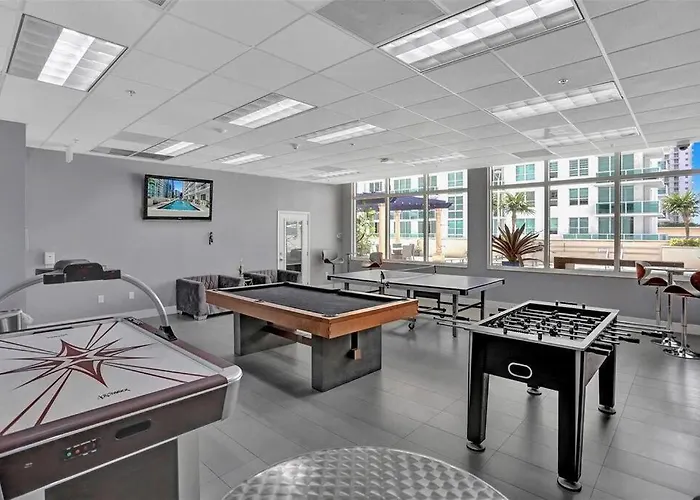37Th Floor Amazing Spacious Unit With Parking