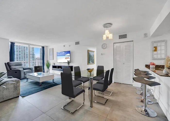 37Th Floor Amazing Spacious Unit With Parking